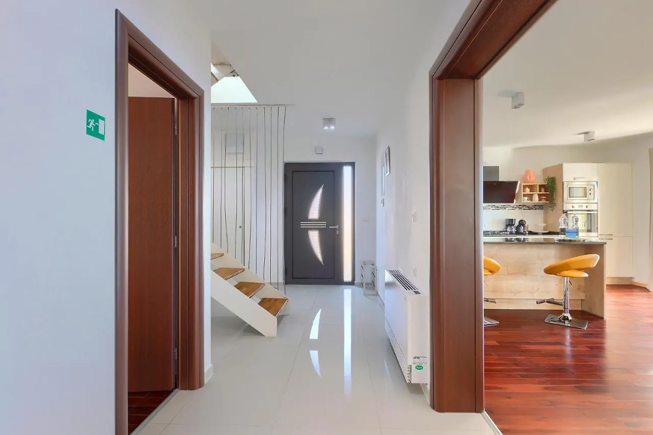 Apartments Villa Kelly Matulji 0*,
